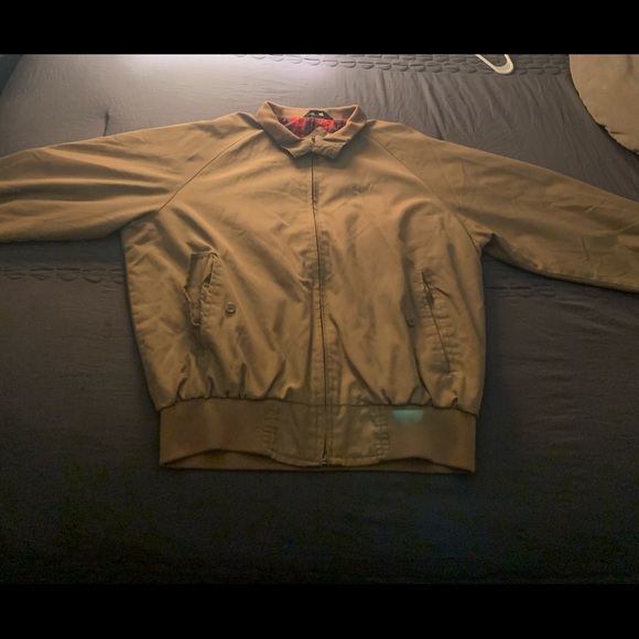 This item is a field & stream tan/plaid windbreaker in a size large for twenty $ - Picture 3 of 12